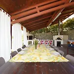 Podere Gaia 16 Pax By Villasretreats