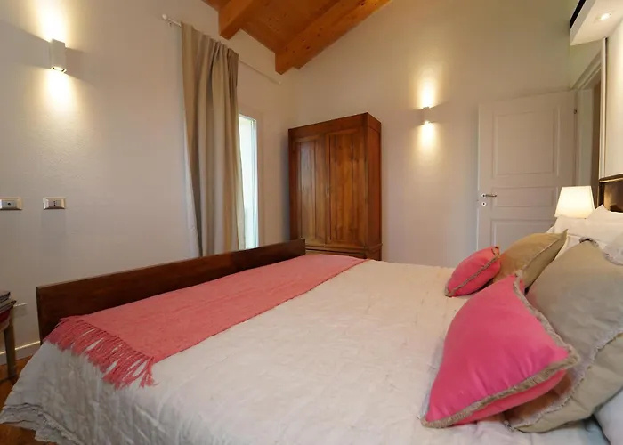 Podere Gaia 16 Pax By Villasretreats Sasseta